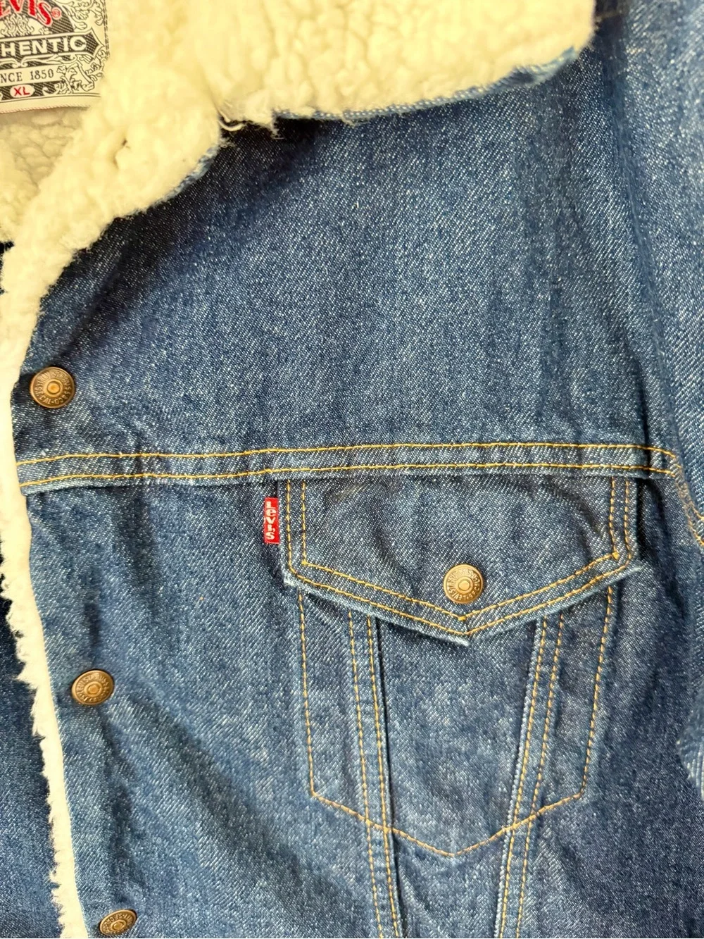 Men's Levi Vintage 80’s Sherpa-Lined Heavy Denim Jacket - Blue Snap  Like New